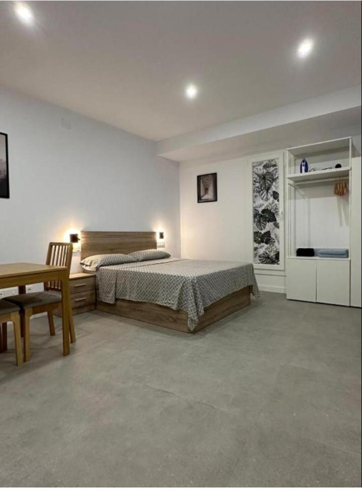 Estupendo Piso A 5 Min De La Estacion De Bus Y Tren Maria Zambrano Apartment Malaga Exterior photo