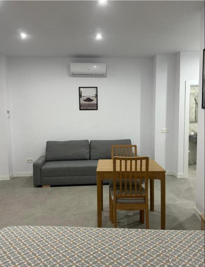 Estupendo Piso A 5 Min De La Estacion De Bus Y Tren Maria Zambrano Apartment Malaga Exterior photo