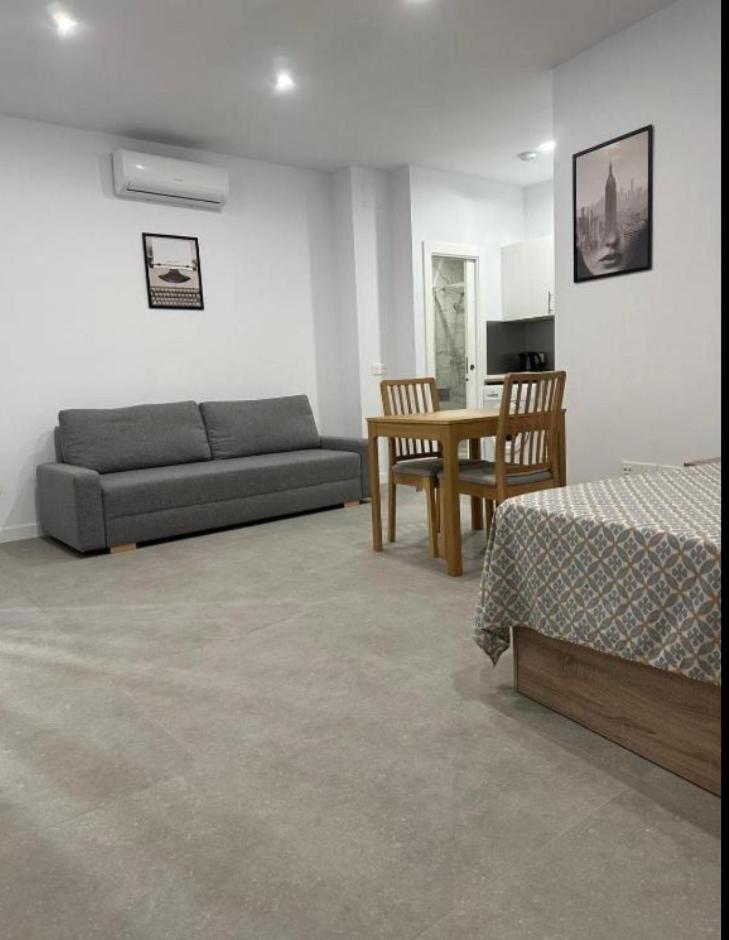 Estupendo Piso A 5 Min De La Estacion De Bus Y Tren Maria Zambrano Apartment Malaga Exterior photo